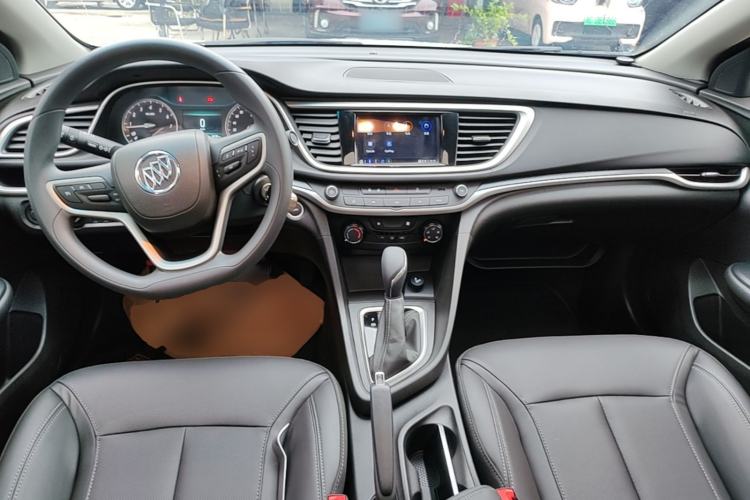 Used Buick GT 2021 Revised Version Flagship 1.5L Automatic Entry-Level Trim Center Console