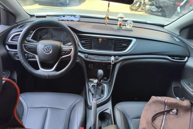 Used Buick GT 2021 Revised Version Flagship 1.5L Automatic Elite Edition Center Console