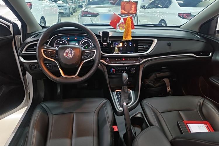 Used Buick GT 2021 Revised Version Flagship 1.5L Automatic Entry-Level Trim Center Console
