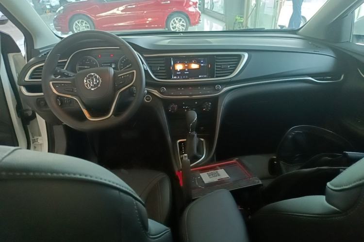 Used Buick GT 2021 Revised Version Flagship 1.5L Automatic Entry-Level Trim Center Console