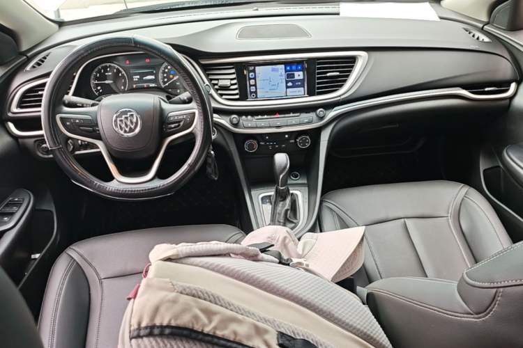 Used Buick GT 2021 Revised Version Flagship 1.5L Automatic Elite Edition Center Console