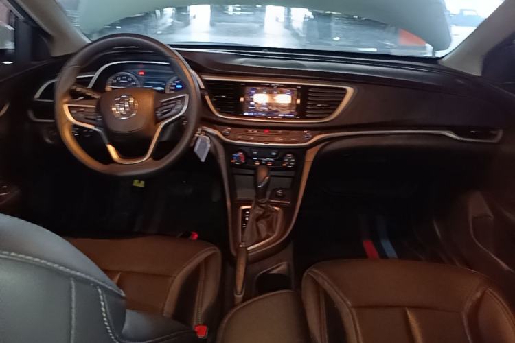 Used Buick GT 2021 Revised Version Flagship 1.5L Automatic Entry-Level Trim Center Console
