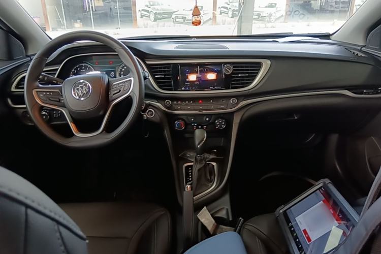 Used Buick GT 2021 Revised Version Flagship 1.5L Automatic Elite Edition Center Console