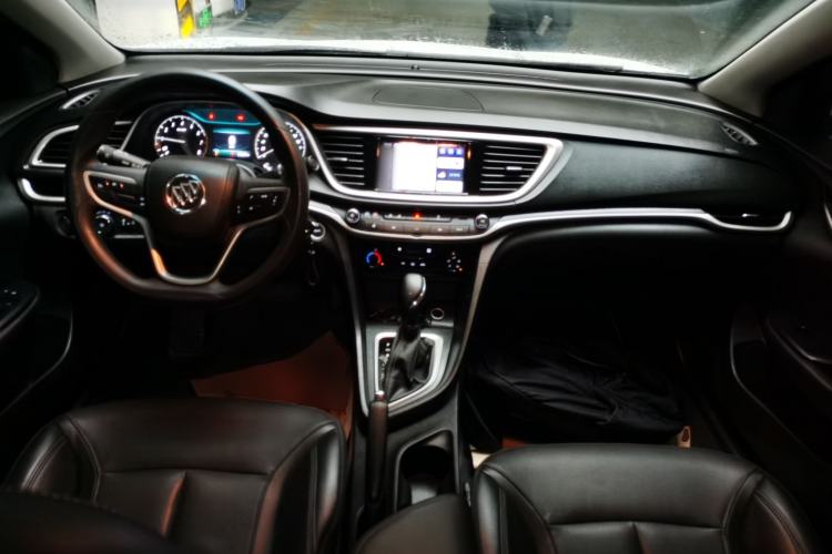 Used Buick GT 2021 Revised Version 1.3T Automatic Mild Hybrid Elite Edition Center Console
