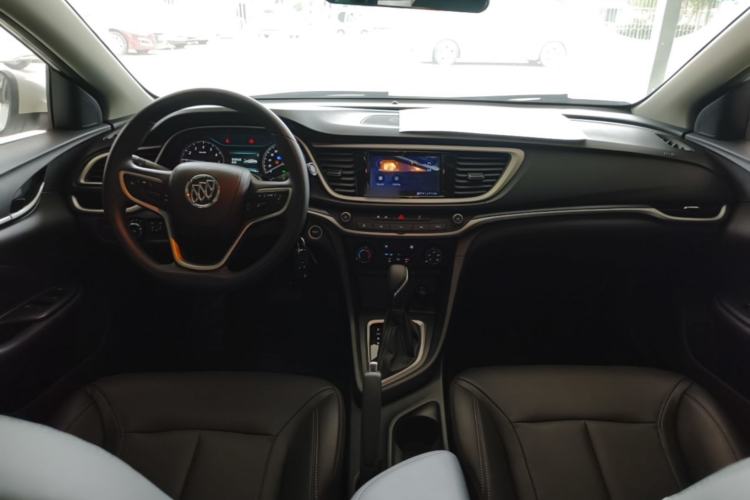 Used Buick GT 2021 Revised Version Flagship 1.5L Automatic Entry-Level Trim Center Console
