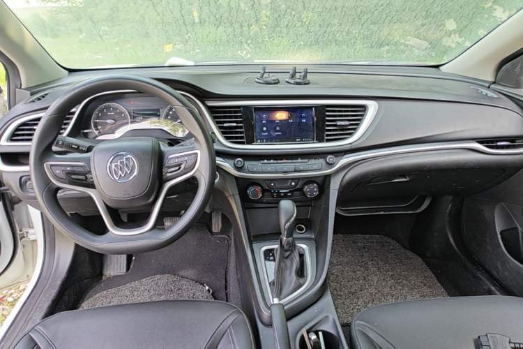 Used Buick GT 2021 Revised Version 1.3T Automatic Mild Hybrid Elite Edition Center Console