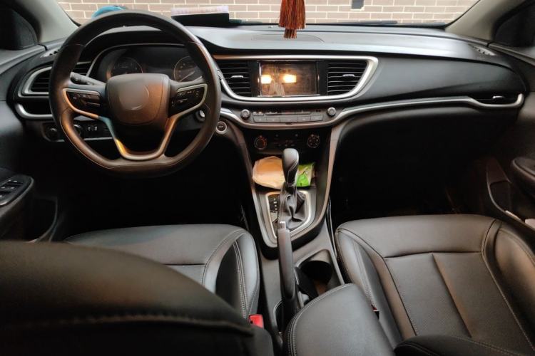 Used Buick GT 2021 Revised Version Flagship 1.5L Automatic Elite Edition Center Console
