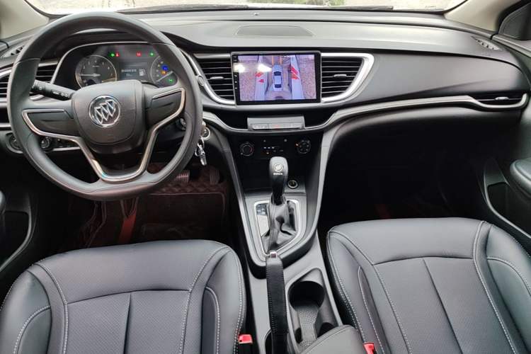 Used Buick GT 2021 Revised Version Flagship 1.5L Automatic Entry-Level Trim Center Console