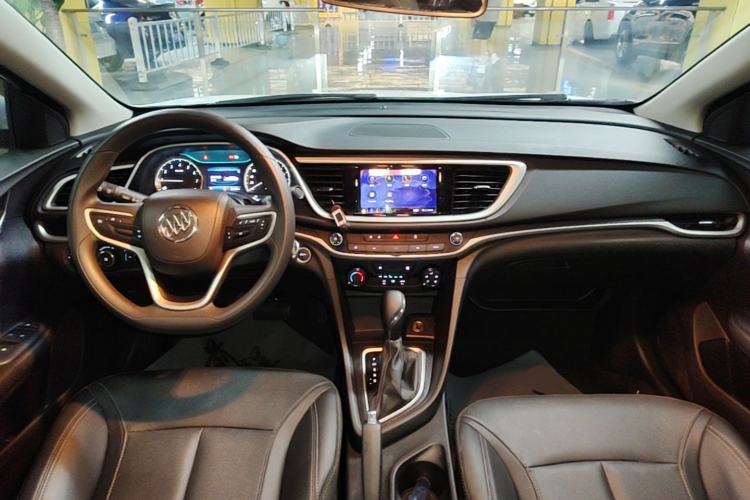 Used Buick GT 2021 Revised Version Flagship 1.5L Automatic Entry-Level Trim Center Console
