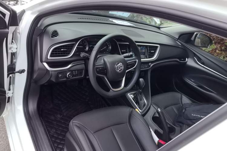 Used Buick GT 2021 Revised Version Flagship 1.5L Automatic Elite Edition Center Console