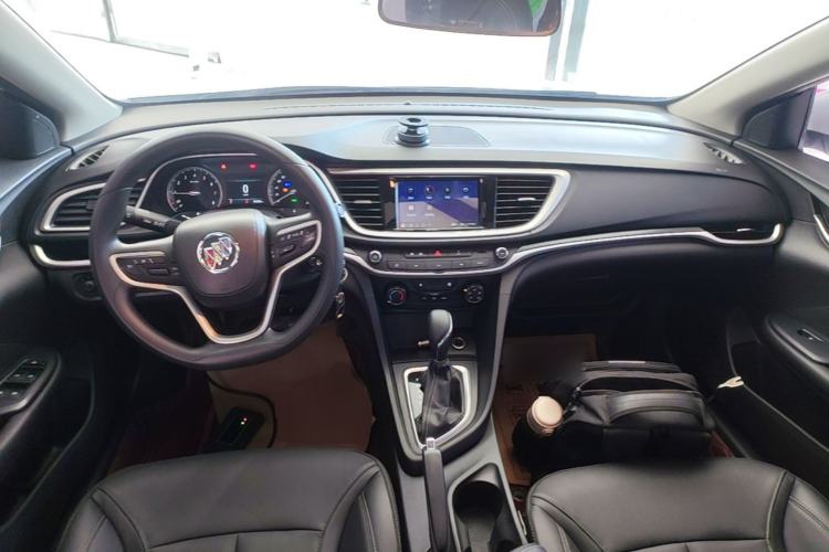 Used Buick GT 2021 Revised Version Flagship 1.5L Automatic Entry-Level Trim Center Console