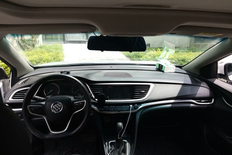 Used Buick GT 2021 Revised Version 1.3T Automatic Mild Hybrid Elite Edition Center Console