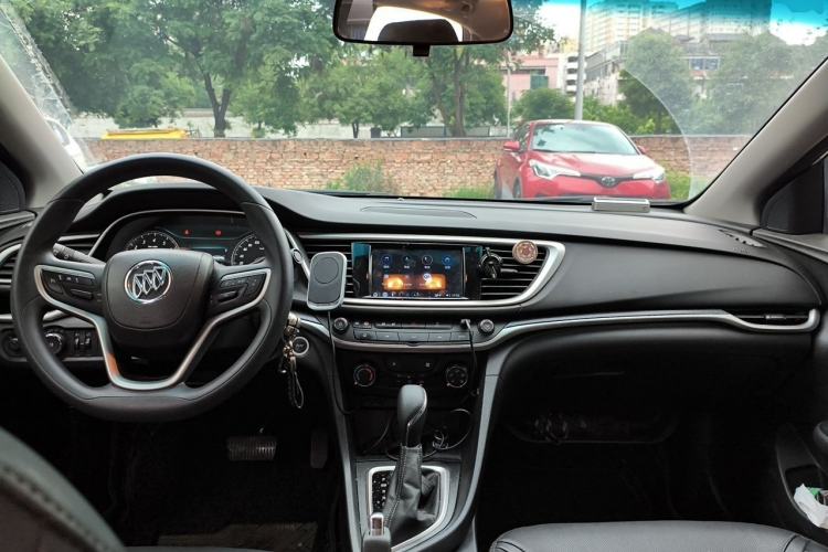 Used Buick GT 2021 Revised Version 1.3T Automatic Mild Hybrid Elite Edition Center Console