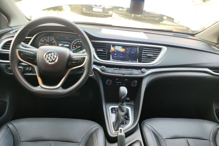 Used Buick GT 2021 Revised Version Flagship 1.5L Automatic Entry-Level Trim Center Console