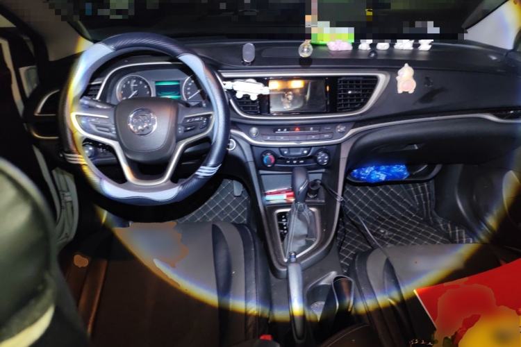 Used Buick GT 2021 Revised Version 1.3T Automatic Mild Hybrid Elite Edition Center Console