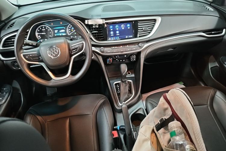 Used Buick GT 2021 Revised Version Flagship 1.5L Automatic Entry-Level Trim Center Console