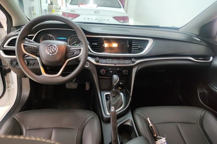 Used Buick GT 2021 Revised Version Flagship 1.5L Automatic Entry-Level Trim Center Console