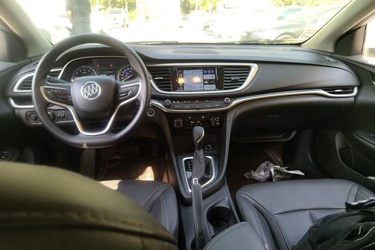 Used Buick GT 2021 Revised Version Flagship 1.5L Automatic Elite Edition Center Console