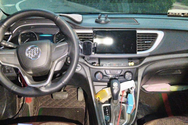Used Buick GT 2021 Revised Version Flagship 1.5L Automatic Entry-Level Trim Center Console