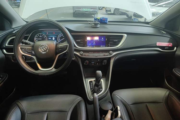 Used Buick GT 2021 Revised Version Flagship 1.5L Automatic Entry-Level Trim Center Console