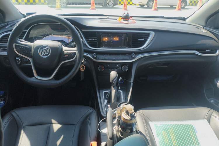Used Buick GT 2021 Revised Version Flagship 1.5L Automatic Elite Edition Center Console