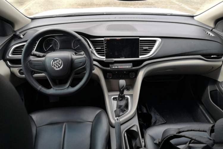 Used Buick GT 2021 Revised Version Flagship 1.5L Automatic Entry-Level Trim Center Console