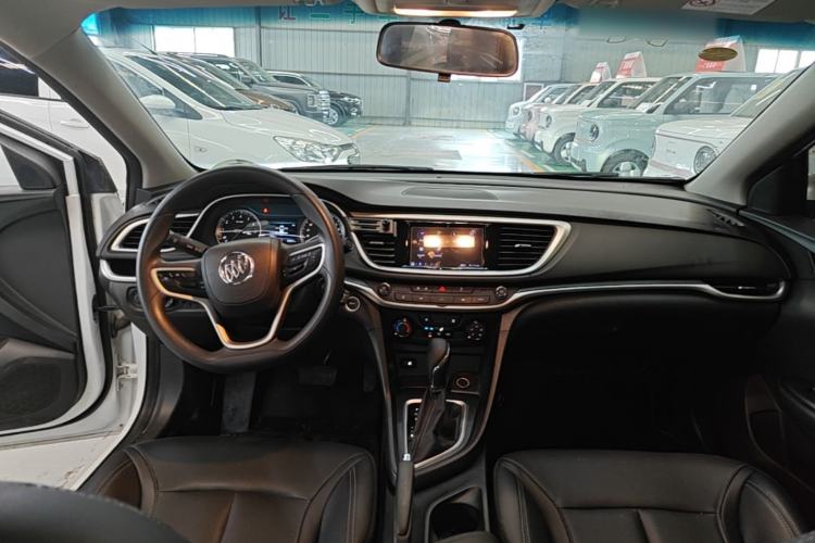 Used Buick GT 2021 Revised Version Flagship 1.5L Automatic Entry-Level Trim Center Console