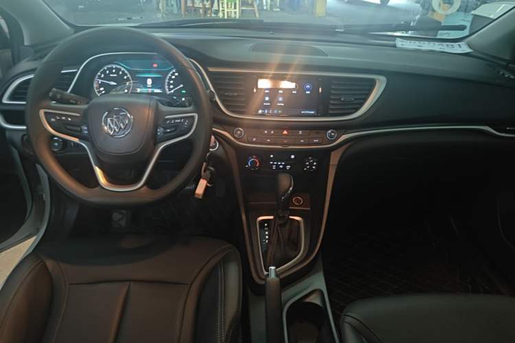 Used Buick GT 2021 Revised Version Flagship 1.5L Automatic Entry-Level Trim Center Console