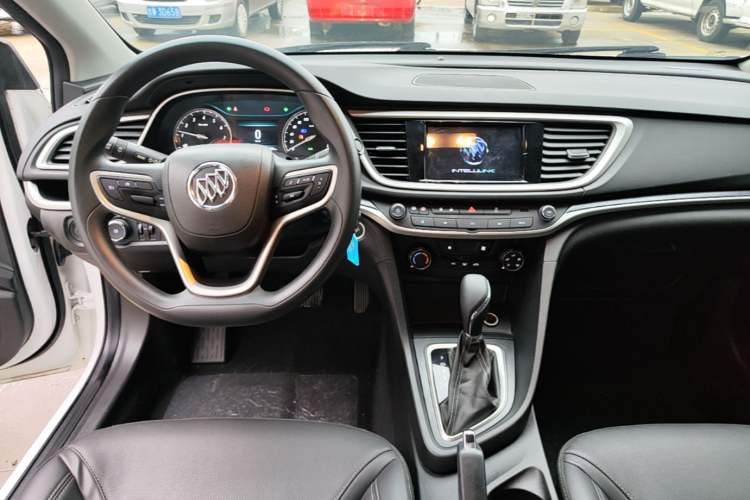 Used Buick GT 2021 Revised Version Flagship 1.5L Automatic Elite Edition Center Console