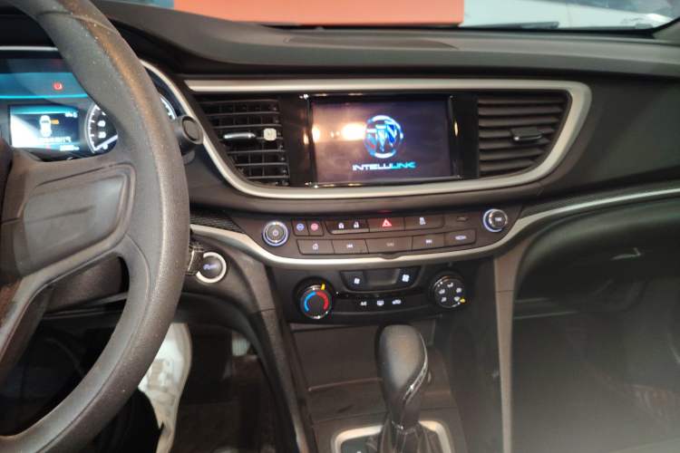 Used Buick GT 2021 1.3T Automatic Mild Hybrid Elite Version Center Console