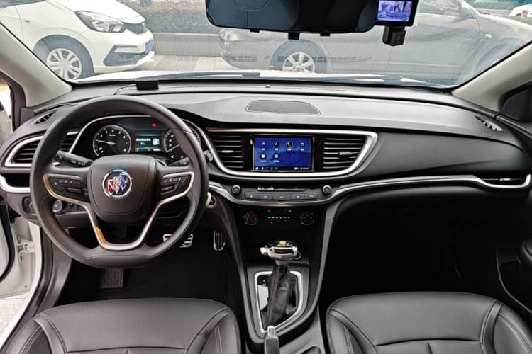 Used Buick GT 2021 Revised Version Flagship 1.5L Automatic Entry-Level Trim Center Console