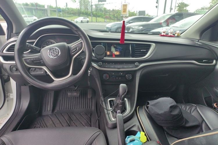 Used Buick GT 2021 Revised Version Flagship 1.5L Automatic Entry-Level Trim Center Console
