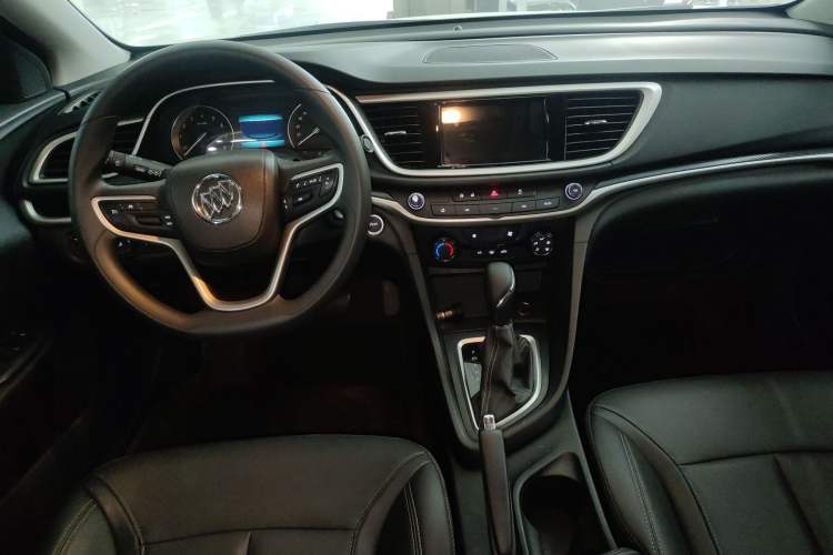 Used Buick GT 2021 Revised Version Flagship 1.5L Automatic Elite Edition Center Console