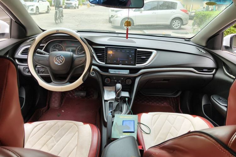 Used Buick GT 2021 Revised Version Flagship 1.5L Automatic Entry-Level Trim Center Console