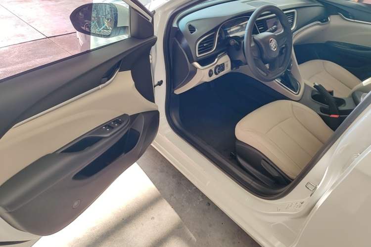 Used Buick GT 2021 Exemplar 1.5L Automatic Elite Version Driver Seat