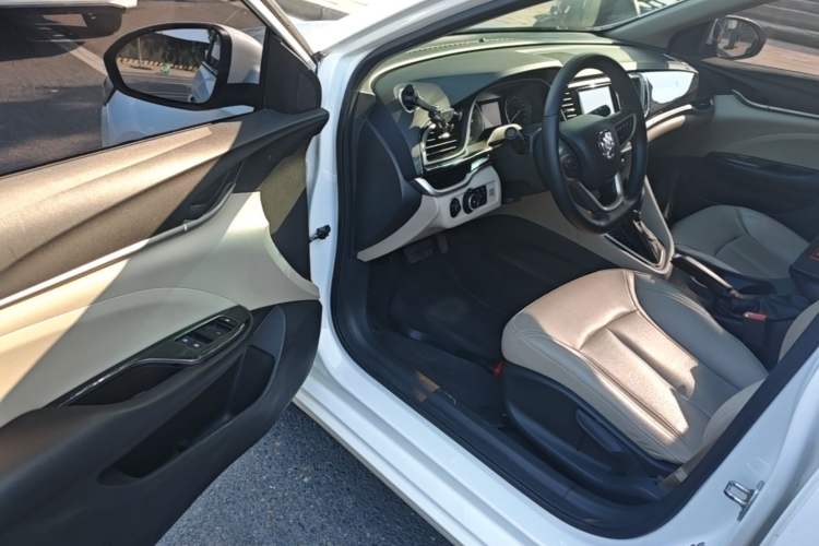 Used Buick GT 2021 Exemplar 1.5L Automatic Elite Version Driver Seat