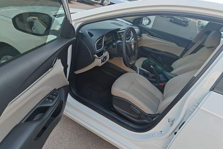 Used Buick GT 2021 Exemplar 1.5L Automatic Elite Version Driver Seat