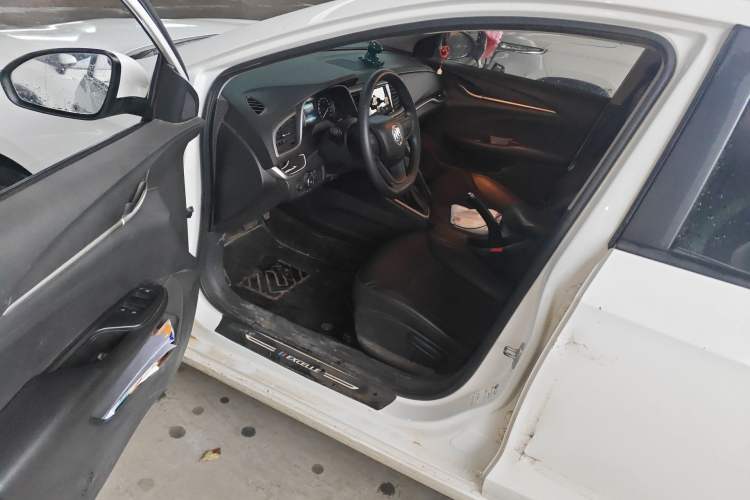 Used Buick GT 2021 1.3T Automatic Mild Hybrid Elite Version Driver Seat