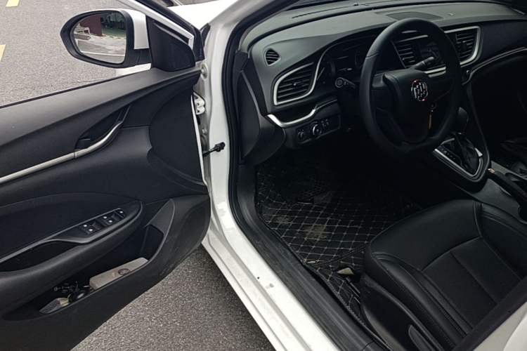 Used Buick GT 2021 1.3T Automatic Mild Hybrid Elite Version Driver Seat