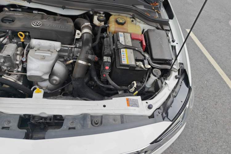 Used Buick GT 2021 Revised Version 1.3T Automatic Mild Hybrid Elite Edition Engine Bay Left
