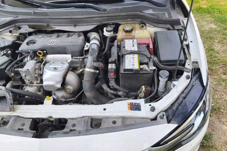 Used Buick GT 2021 1.3T Automatic Mild Hybrid Elite Version Engine Bay Left