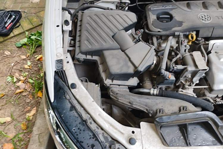 Used Buick GT 2021 Revised Version 1.3T Automatic Mild Hybrid Elite Edition Engine Bay Right