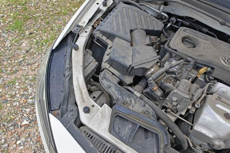 Used Buick GT 2021 Revised Version 1.3T Automatic Mild Hybrid Elite Edition Engine Bay Right
