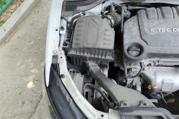 Used Buick GT 2021 Exemplar 1.5L Automatic Elite Version Engine Bay Right