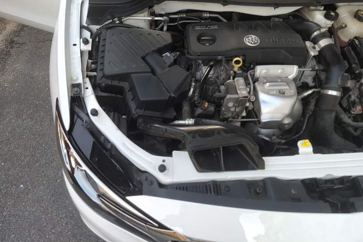 Used Buick GT 2021 Revised Version 1.3T Automatic Mild Hybrid Elite Edition Engine Bay Right