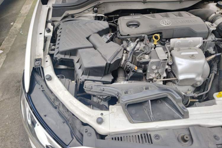 Used Buick GT 2021 Revised Version 1.3T Automatic Mild Hybrid Elite Edition Engine Bay Right