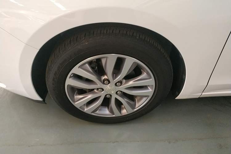 Used Buick GT 2021 Revised Version 1.3T Automatic Mild Hybrid Elite Edition Exterior 2