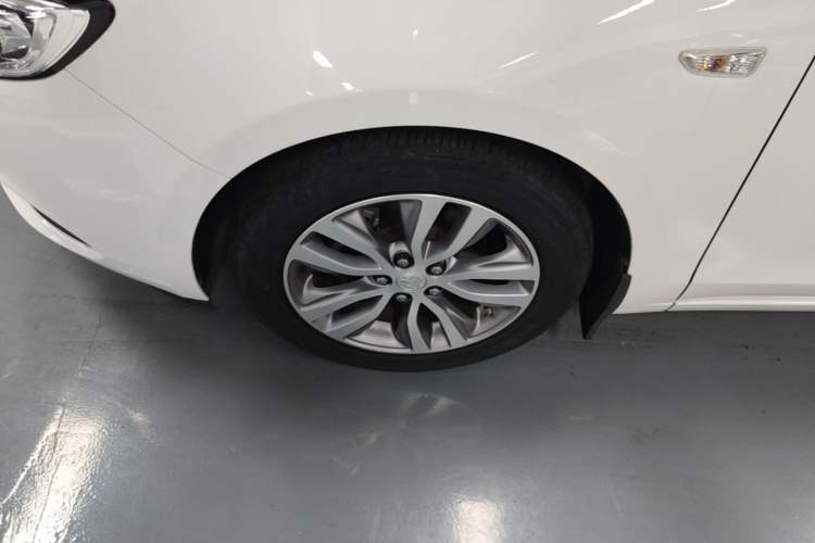 Used Buick GT 2021 Revised Version 1.3T Automatic Mild Hybrid Elite Edition Exterior 4