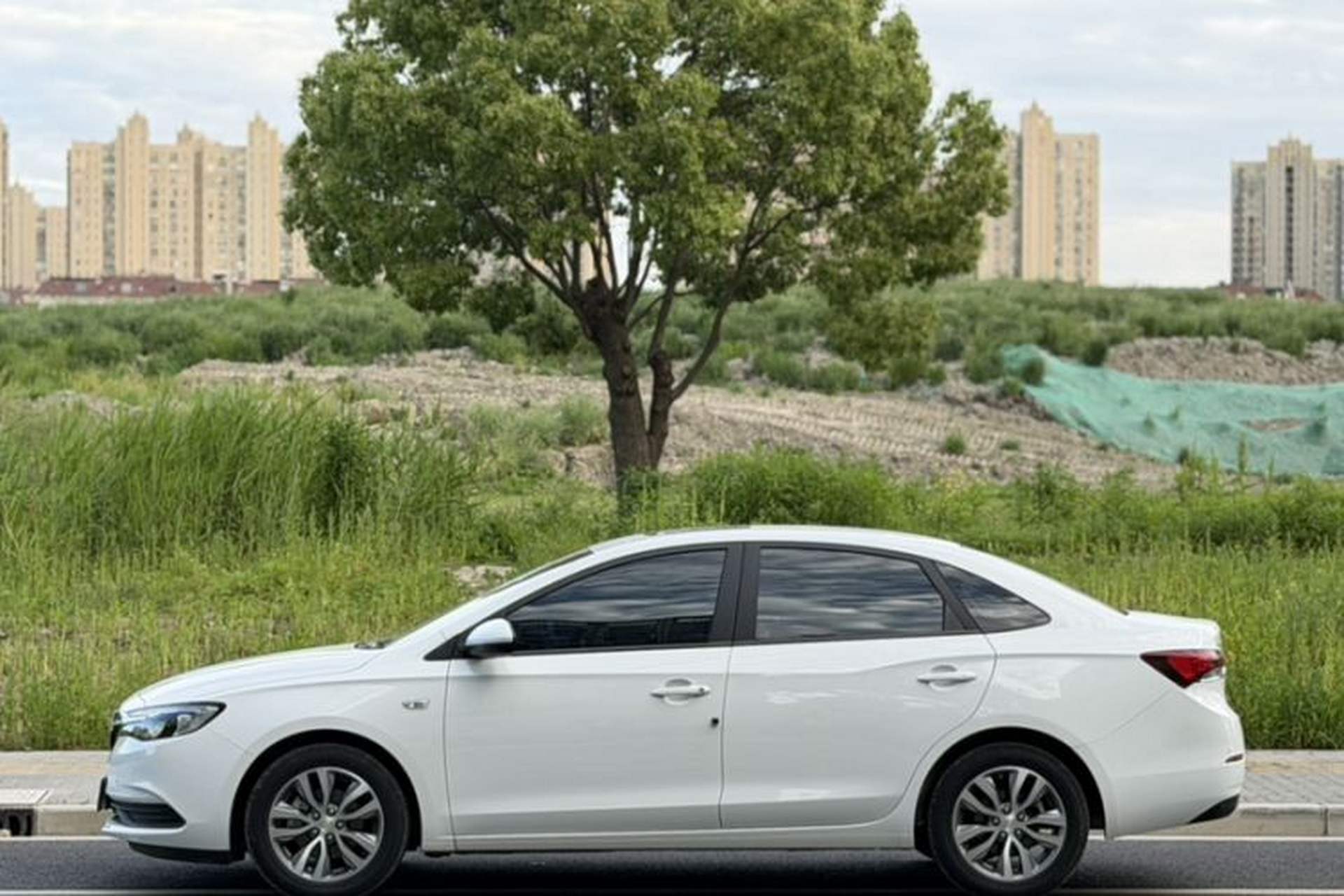 Used Buick GT 2021 Revised Version 1.3T Automatic Mild Hybrid Advanced Edition Exterior 4