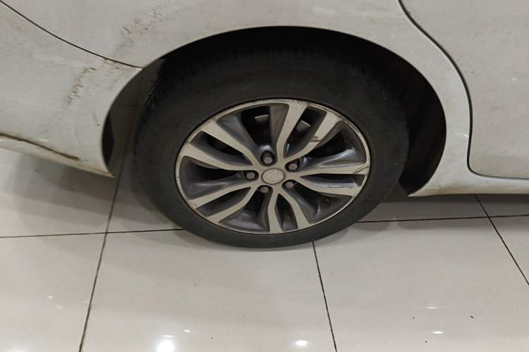 Used Buick GT 2021 1.3T Automatic Mild Hybrid Elite Version Exterior 5